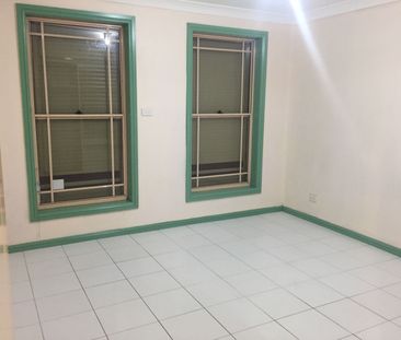 3 BEDROOM TOWNHOUSE IN CANLEY VALE - Photo 5