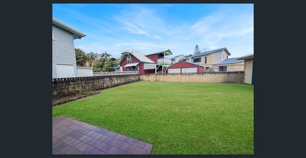1/14 Hume Parade, Currimundi, Qld 4551 - Photo 1