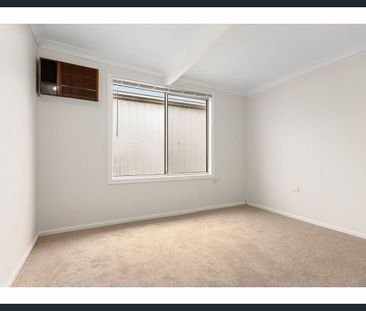 REFRESHED TWO-BEDROOM FLAT WITH NEW UPGRADES – MOVE-IN READY - Photo 3