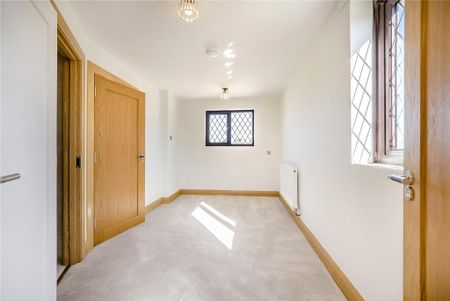 4 bedroom detached house to rent - Photo 3