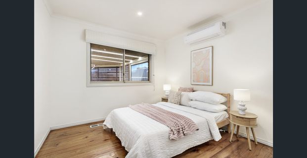 Spacious Family Home in Quiet Court Location! - Photo 1