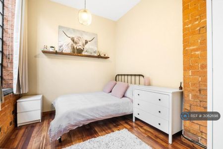 3 bedroom terraced house to rent - Photo 2