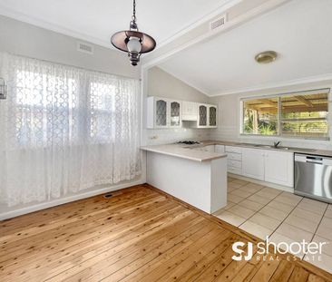 Charming Central Dubbo Home - Photo 3