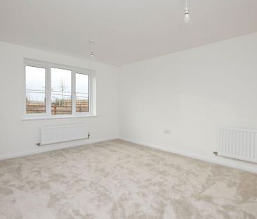 3 bedroom semi-detached house to rent - Photo 3