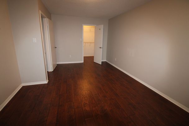 For Lease - 20 Brown Street, Barrie, Ontario - Photo 1