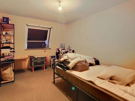 Duplex-appartement met 3 slaapkamers nabij centrum Roeselare - Photo 2