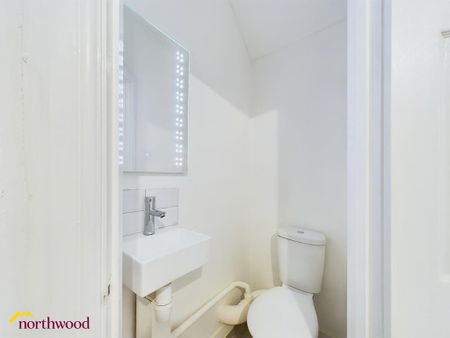 1 bedroom in a house share to rent - Photo 5