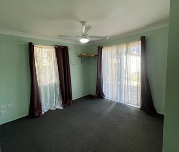 Tidy Home in Close Proximity to Kingaroy Hospital - Photo 4