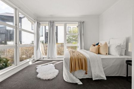 Low Maintenance 5 Bed Hamilton East Home - Photo 4