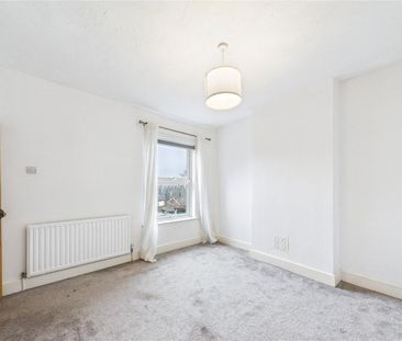 3 bedroom end of terrace house to rent - Photo 5