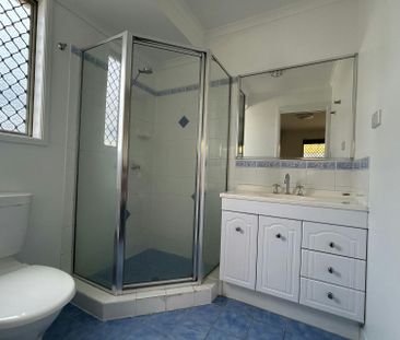 BEAUTIFUL FOUR BEDROOM HOME FRESHLY RENOVATED IS AVAILABLE FOR RENT... - Photo 3