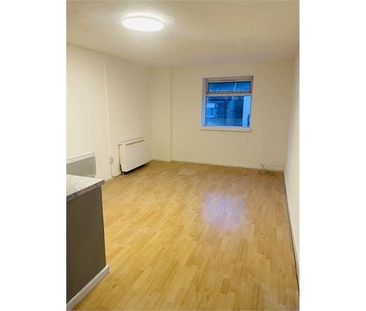 1 bedroom property to rent - Photo 6