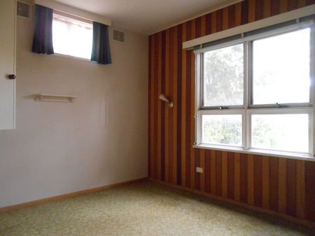 10 Evans Street, Chadstone VIC 3148 - House For Rent | Domain - Photo 5