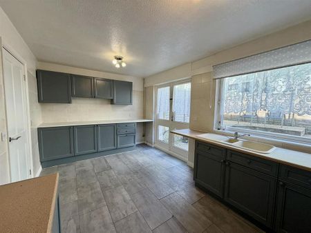 5 bedroom house to rent - Photo 2