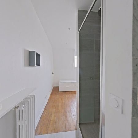 STUDIO A LOUER - PARIS 7EME ARRONDISSEMENT - 10.75 m - 577 € - Photo 3