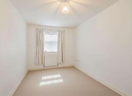 Sydenham Gardens, Chalvey Grove, Slough, SL1 - Photo 3
