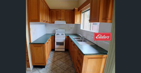 2-Bedroom Villa in a Hurstville - Photo 3