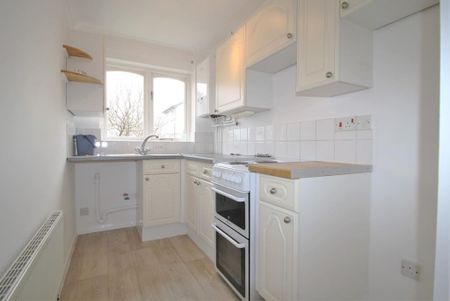 2 bedroom end of terrace house to rent - Photo 4