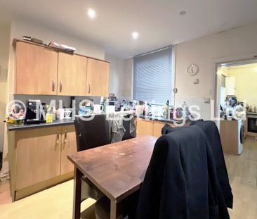 4 Bedroom Mid Terraced House for rent in Lucas Street - Photo 1