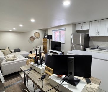 For Lease - 661 Mcgregor Farm Lower Trail, Newmarket, Ontario - Photo 3