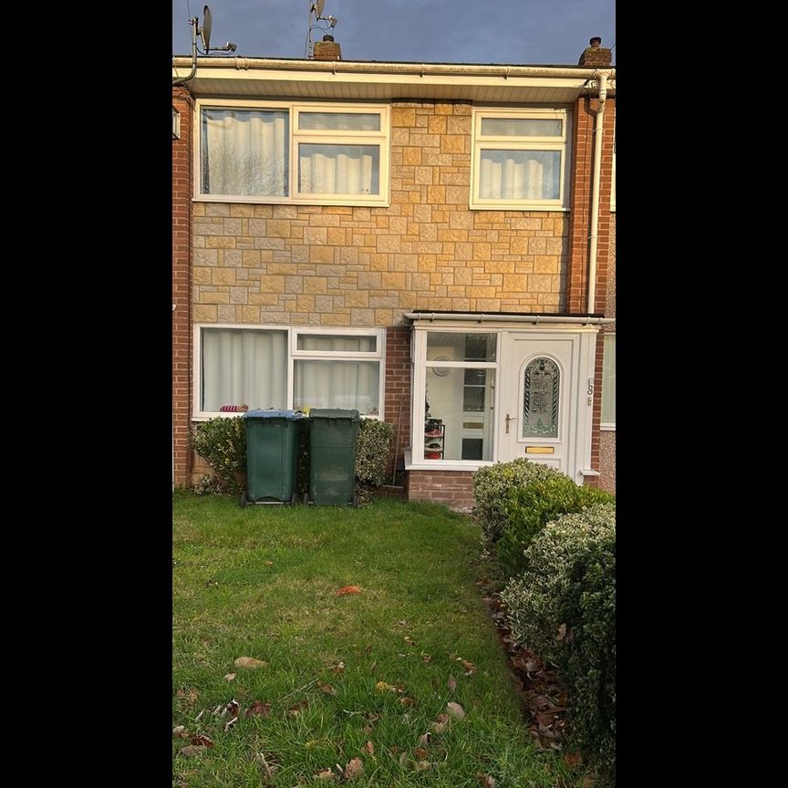 3 Bed Terraced House, Job's Lane, CV4 - Photo 2