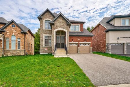 Detached Home For Lease | N9254535 - Photo 2