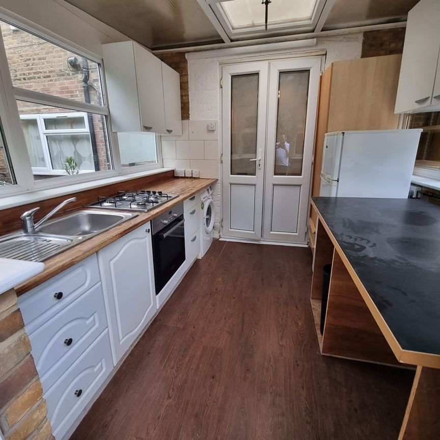 2 Bed Flat, Mercers Road, N19 - Photo 1