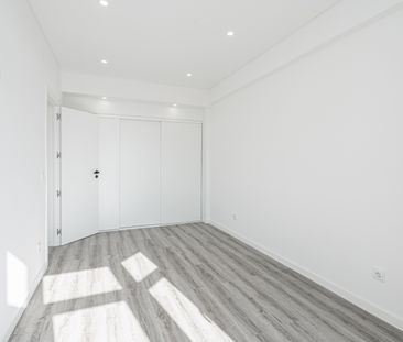 APARTAMENTO T2 TOTALMENTE REMODELADO EM QUELUZ PARA ENTRAR 07/11/2026 - Photo 5