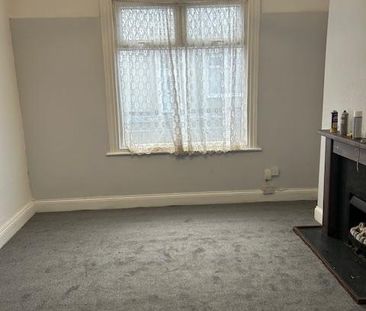 4 bedroom terraced house to rent - Photo 2