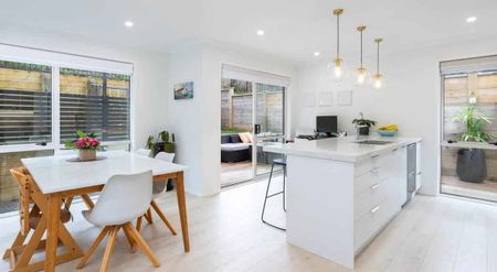 3 Bed Family Home - Photo 2