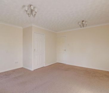 3 bedroom end of terrace house to rent - Photo 3