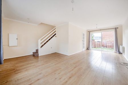 3 bedroom terraced house to rent - Photo 3