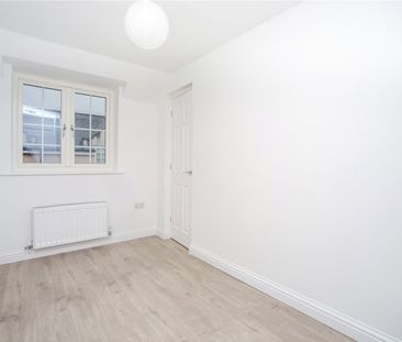 Dunalley Court, - Photo 2