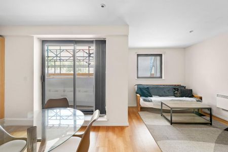 2 bedroom flat to rent - Photo 3