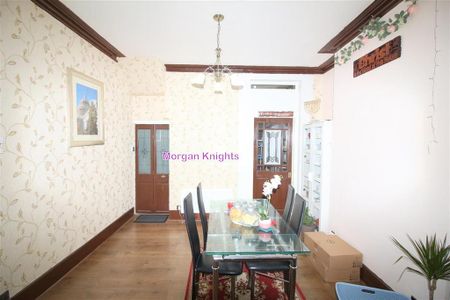 4 bedroom terraced house to rent - Photo 2