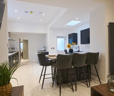 6 bedroom semi-detached house to rent - Photo 5