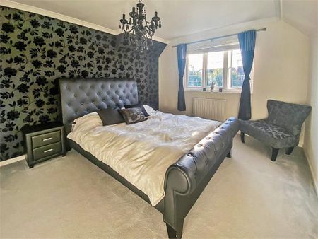 4 bedroom detached house to rent - Photo 4
