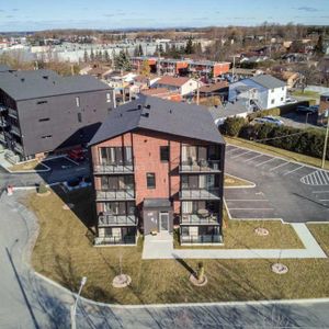 *PROMO 1 MOIS GRATUIT* Brunet: 4 1/2 récent, VALLEYFIELD, ÉLECTROS - Photo 2