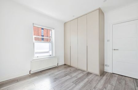 3 Bed Flat, Pratt Street, NW1 - Photo 3