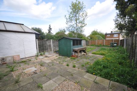 3 bedroom terraced house to rent - Photo 4