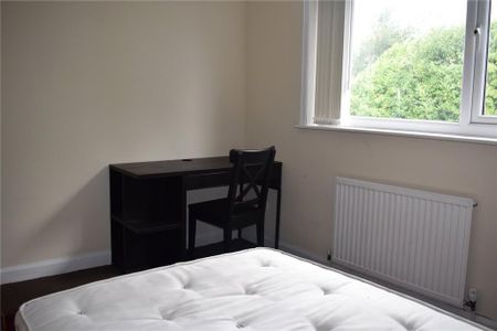 4 bedroom semi-detached house to rent - Photo 5