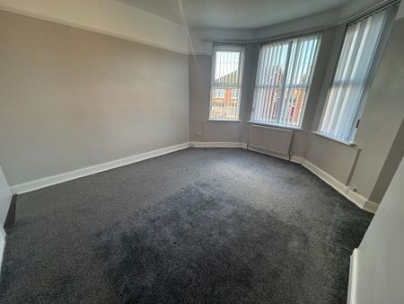 12 Cheltenham Gardens, Belfast BT6 0HS - Photo 3