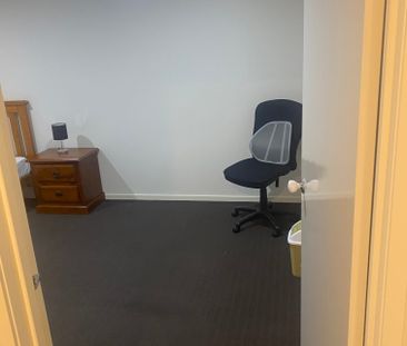 Cranbourne East - Photo 3