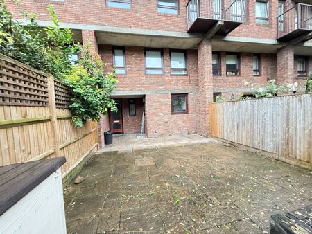 3 Bed Flat, West Kensington / Hammersmith, W14 - Photo 3