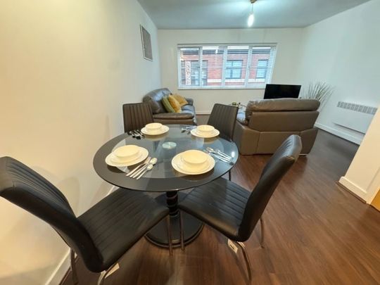 2 Bed Flat, Mint Drive, B18 - Photo 1