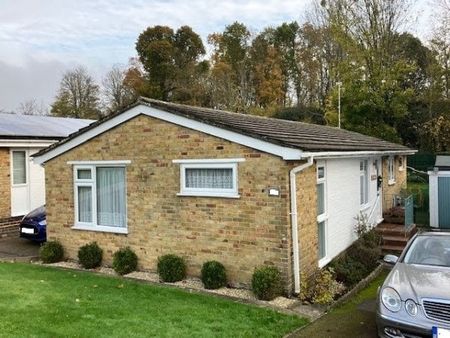 Canada Grove, Easebourne 3 bedroom bungalow to rent - Photo 4