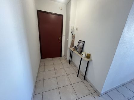 Location Appartement 1 pièce 26m² RODEZ 12000 - Photo 2