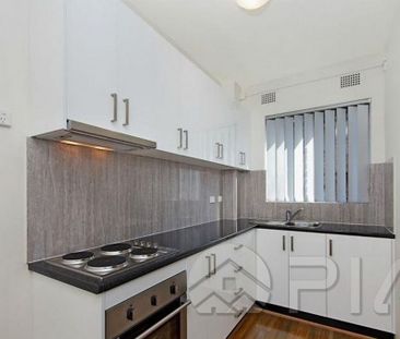 Affordable 2 bedroom unit in the heart of Parramatta - Photo 3