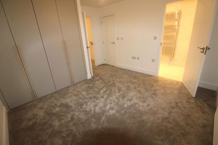 3 bedroom semi-detached house to rent - Photo 3