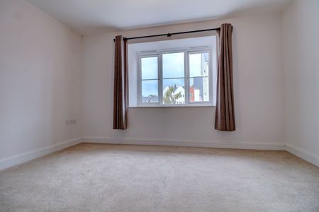 3 bedroom mid terraced house to rent - Photo 5